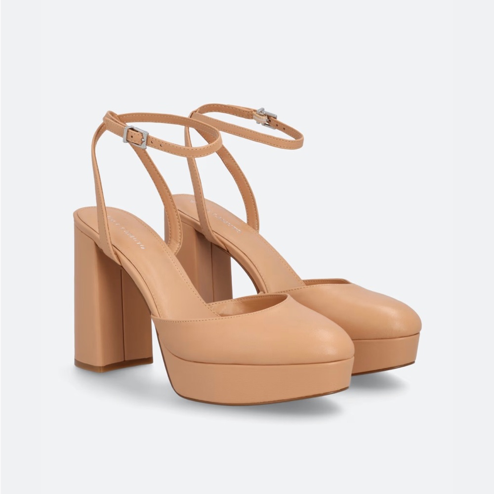Closed toed heels